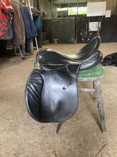 M&J Saddlery 18” XW GP Black