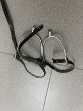 Small metal spurs