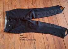 mehrere Damen-Reithosen
