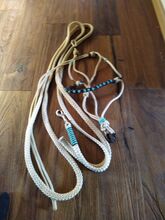 Knotenhalfter mit Strick beige türkis Perlen