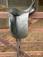 Lovely Black Albion 17.5” M Dressage Saddle Albion SL