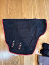 Premier Equine 200g Detachable Neck Cover – Black/Red Premier Equine