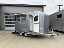 Pferdeanhänger 3er Anhänger Big Space mit Sattelkammer Dickenherr Big Space