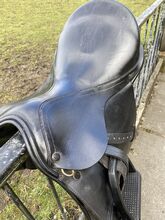 sankey saddle  dark Havana  17x wide ideal fit the flat backed or highland horse Sankey Ssdfle  Dark Havana 