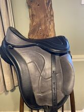 Freeform treeless saddle Freeform Extra short base