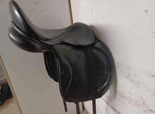 Santa Cruz Octavia 16” dressage saddle Santa Cruz Octavia