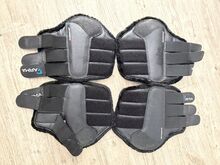 Brushing boots Arma