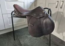 STUNNING Prestige X-Meredith Jump Saddle 17/34 + NEW Prestige T-Bar Leathers Prestige X-Meredith (X-Technology)
