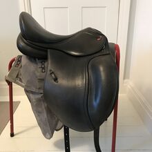 Versatile dressage saddle for short backed horses Whitaker Harrogate