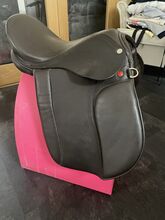 Windsor 15” Wide Leather Saddle Windsor