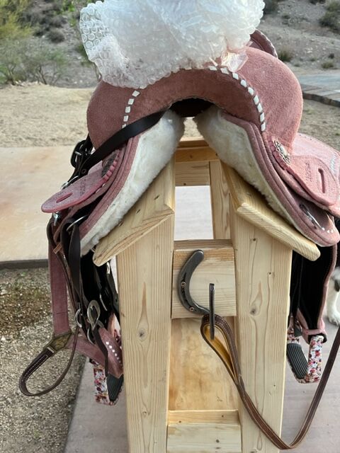 14" Pink Barrel Saddle Tacktical, Tacktical Equine Ranch Dressn Secure Seat Round Skirt, Mackenzie , Siodło westernowe , Wickenburg, Image 5