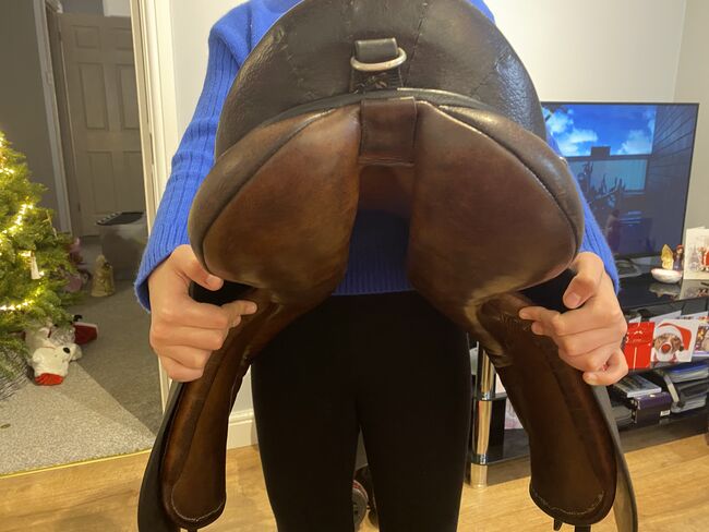 15.5” brown full leather pony saddle, Stephen Hadley, Sarah Hogan-Sutor, All Purpose Saddle, Birmingham, Image 7