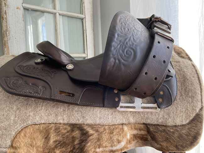 15” Circle Y Park & Trail Western Saddle w/ Leather Tooling!, Circle Y Park and Trail, Kara, Western Saddle, Foley, Image 4