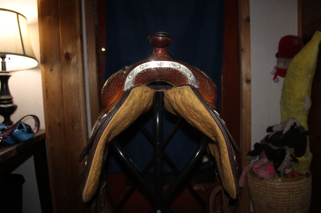 16" circle Y pleasure saddle, Circle Y, Sara, Western Saddle, Republic, Image 2