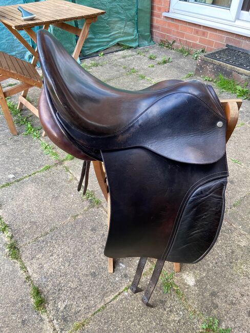 16inch Med dressage saddle, Unbranded , Stephanie Wood, Siodła ujeżdżeniowe, Brough