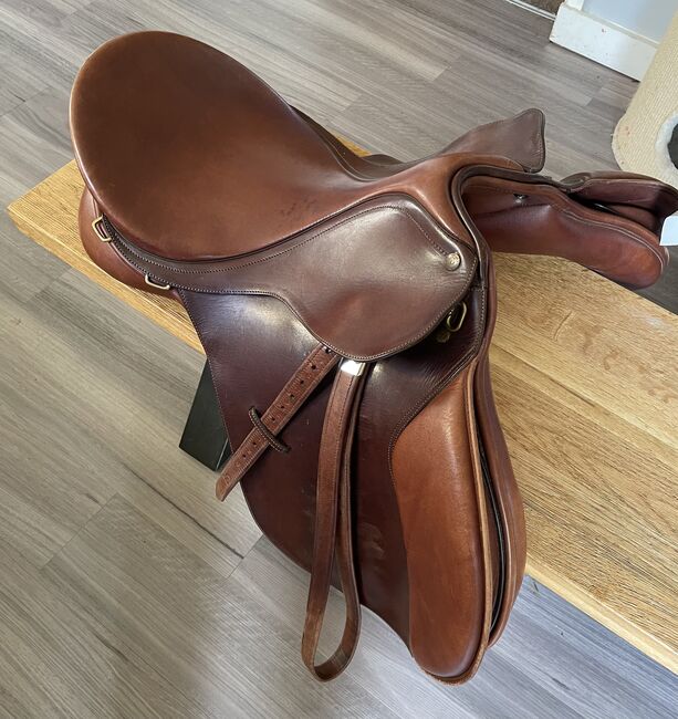 17.5” Bates Caprilli CAIR jump saddle, Bates Caprillli, Marianne Rowntree, Jumping Saddle, Plymouth