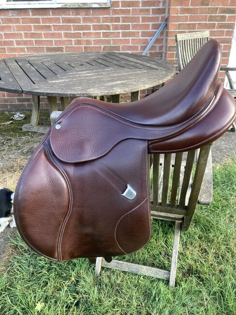 17.5” Bates Elevation Deep Seat Jumping Saddle Brown, Bates Elevation Deep Seat, Annette , Jumping Saddle, Newark, Image 3