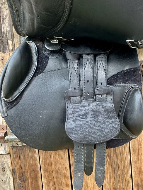 17.5 Black Bates Saddle- adjustable gullet, Bates, Kate Risker, All Purpose Saddle, Scarborough, Image 2