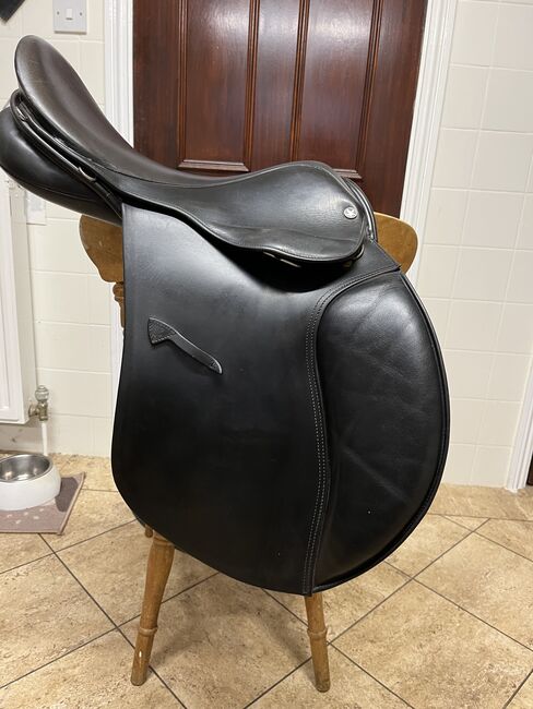 17.5” Black GP Falcon saddle, Falcon GP, Katie Young, All Purpose Saddle, Ipswich , Image 3