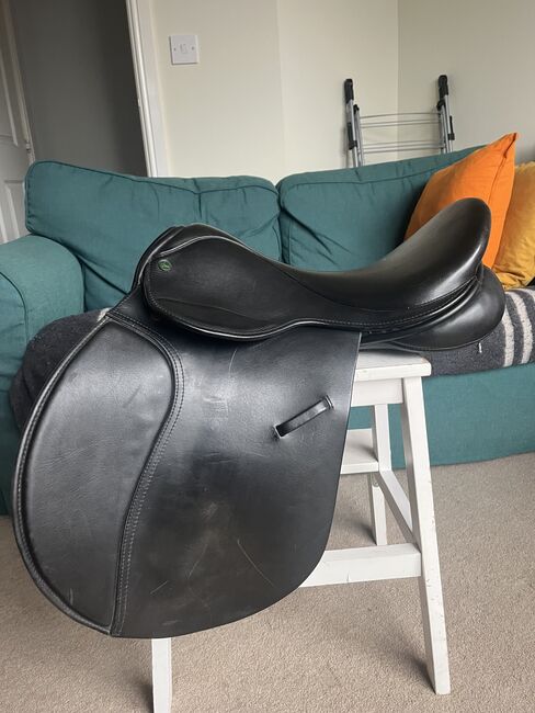17.5” black Ideal Saddle, Ideal, Izzy, All Purpose Saddle, Amesbury, Image 2