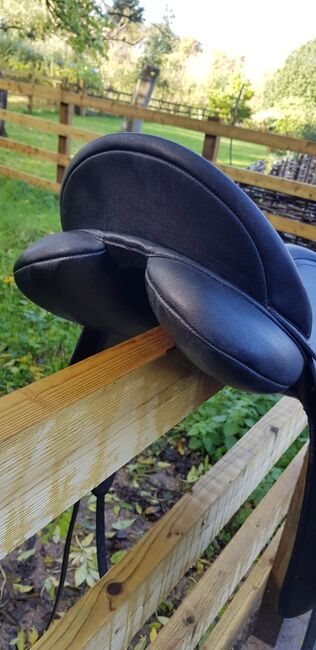 17.5 brown kent and masters MGP excellent condition only for sale as doesn't fit new horse, Kent and Masters MGP, Amy, All Purpose Saddle, Sittingbourne , Image 5