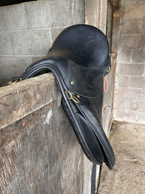 17.5” English leather dressage saddle, SaintWestwell saddlery , Eleanor  Walters , Siodła ujeżdżeniowe, Cardiff , Image 8