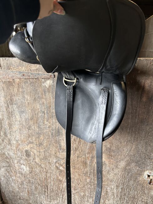 17.5” English leather dressage saddle, SaintWestwell saddlery , Eleanor  Walters , Siodła ujeżdżeniowe, Cardiff , Image 5