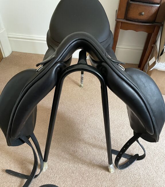 17.5 Equipe Olympia Dressage Saddle width +2, Equipe  Olympia , Lauren , Dressage Saddle, Northamptonshire , Image 7