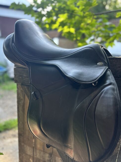 17.5” Fairfax Jump Saddle, Fairfax, Emilie Barnett, Jumping Saddle, Welwyn Hatfield, Image 3