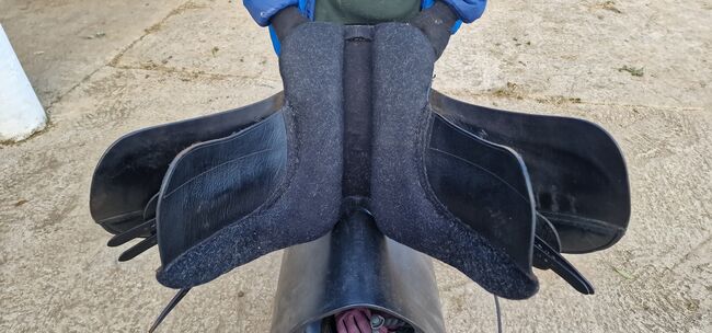 17.5" H&S Holistic dressage saddle (Black), Humphries & Swain Holistic (semi-flex), Nicola Hall, Dressursattel, Swindon, Abbildung 3