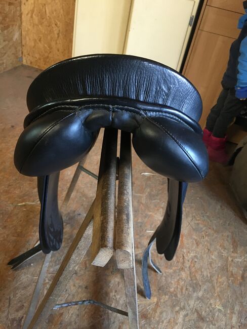 17,5 Zoll Dressursattel der Marke Passier, G.Passier & Sohn , bianca , Dressage Saddle, Reutlingen , Image 5