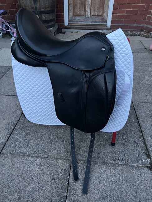 17.5 medium black knight rider dressage saddle, Knight Rider , Hannah, Dressursattel, Shrewsbury, Abbildung 4