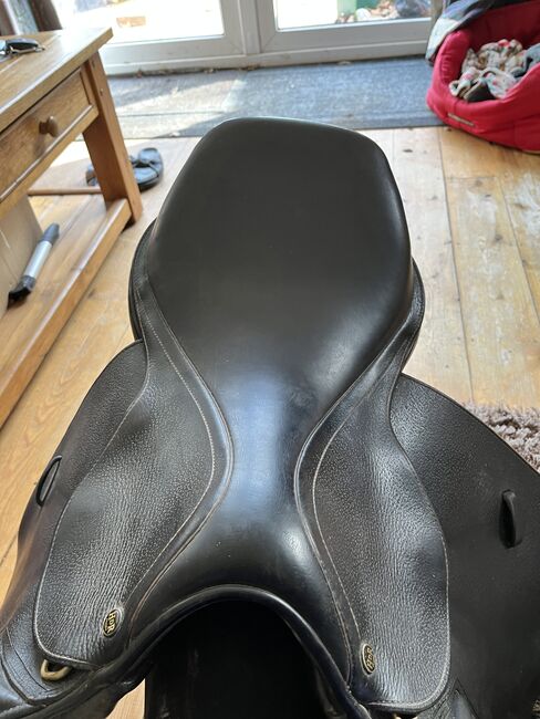 17.5” medium Henri De Rival saddle black, Henri De Rival, Danni, Jumping Saddle, Hailsham, Image 2