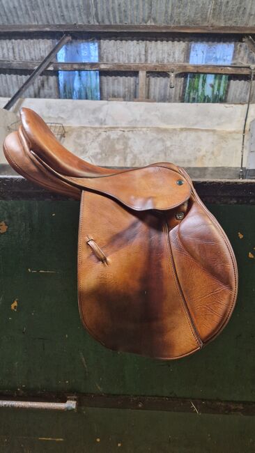 17.5 Stubben Edelweiss De Luxe, Stubben Edelweiss De Luxe, Maggie Villarini, Jumping Saddle, Sligo