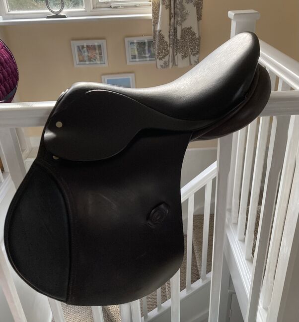 17” Berney Bros Low Profile GP Saddle Wide, Berney Bros Low Profile GO, Amanda Elliott, All Purpose Saddle, East Grinstead