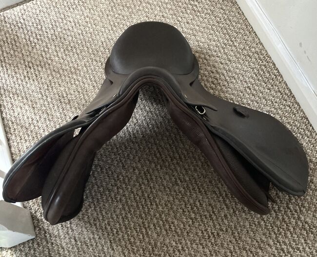 17” Berney Bros Low Profile GP Saddle Wide, Berney Bros Low Profile GO, Amanda Elliott, All Purpose Saddle, East Grinstead, Image 6