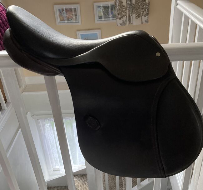 17” Brown Wide Berney Bros Low Profile GP Saddle, Berney Bros Low Profile GO, Amanda Elliott, All Purpose Saddle, East Grinstead, Image 3