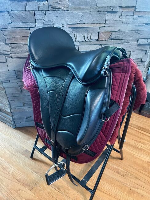 17" FreeForm Classic Trail Treeless Saddle – Complete Package – Like New, Classic Trail Treeless FreeForm , Kathy Gaetz, Bezdrzewne siodło, Edmonton