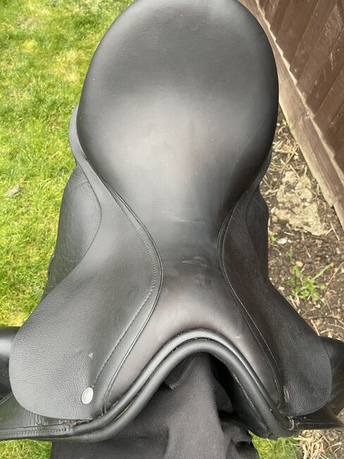 17 inch Constance, Custom saddlery Ltd  Constance , Julie masters , Dressage Saddle, Evesham, Image 5