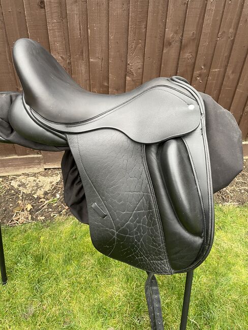 17 inch Constance, Custom saddlery Ltd  Constance , Julie masters , Dressage Saddle, Evesham