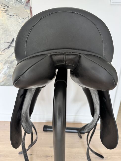 17 Zoll Jaguar/ Harry Dabbs AJ Gold Sport WB Sattel, Jaguar / Harry Dabbs  AJ Gold Sport WB, Anne-sofie Hohl, Dressage Saddle, Buxtehude, Image 3