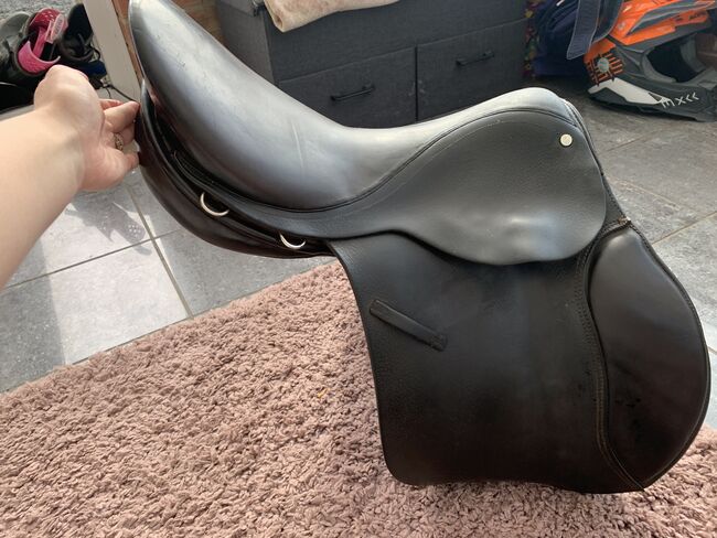 17 inch saddle, Barnsby , Olivia Hodson , All Purpose Saddle, Newark 