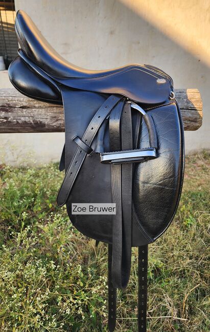 17" JC Saphir Dressage Saddle, JC (Jorge Canvas) Saphir, Zoe, Dressage Saddle, Pretoria North, Image 3
