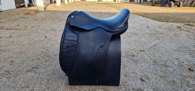 17" Semi-flex Dressage Saddle, Barry Swain Semi-flex, Nicola Hall, Dressage Saddle, Swindon, Image 5