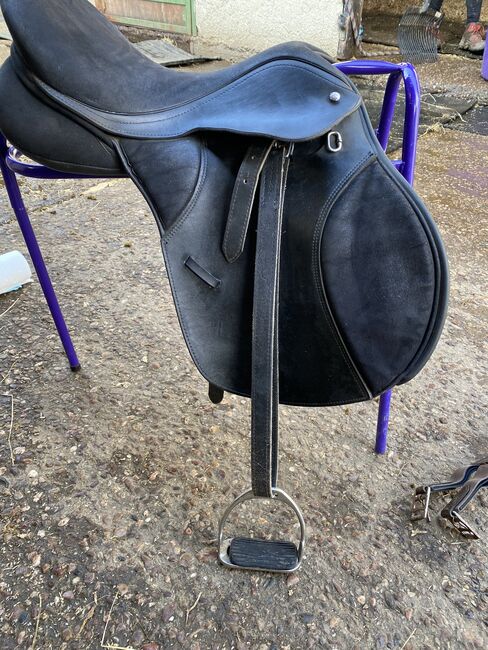 17” Thorowgood saddle with girth and stirrups, Thorowgood , Tayler duff, Other Saddle, St helens , Image 6