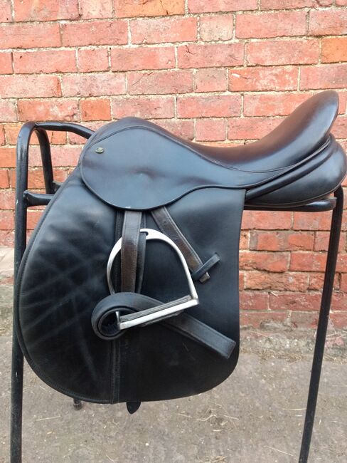 17" wide fit Manor Saddlery GP black, Manor Saddlery General purpose, Jean Costello, Siodła wszechstronne, RUGBY