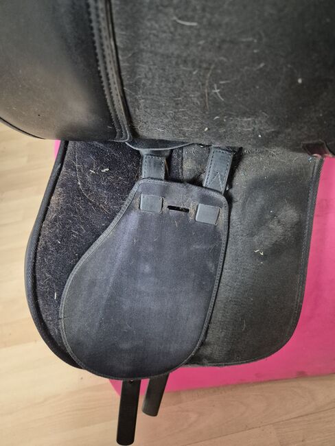 17" Wintec changeable gullet saddle with 2 gullets, Wintec Easy Change , Saphron , Other Saddle, Helsby, Image 9