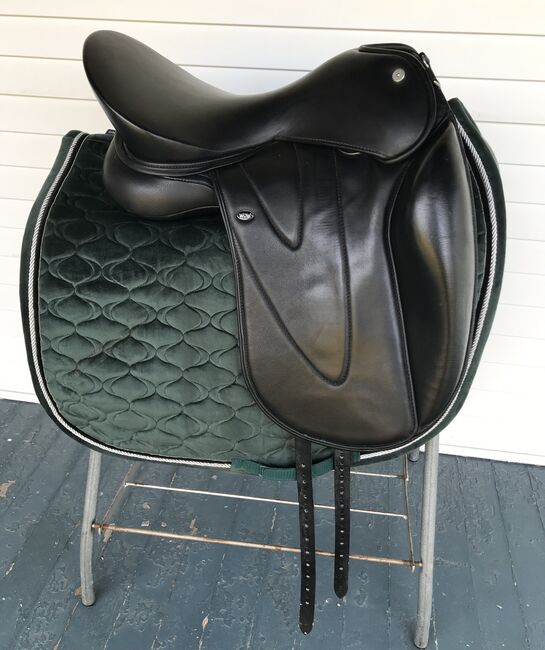 17” WOW modular dressage saddle, WOW Pinnacle, Sarah, Dressage Saddle, Warren, Image 2