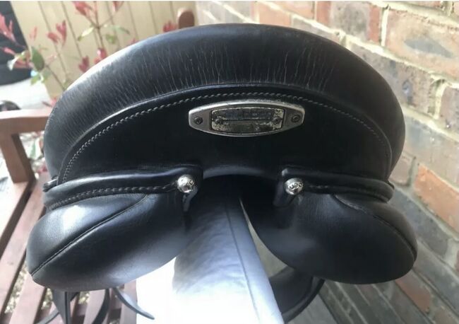 17'5“ Stubben / Stübben Genesis Dressage Saddle 30 (medium fit), Stübben  Genesis , Christiane Baars, Siodła ujeżdżeniowe, Bozeat, Northamptonshire , Image 4