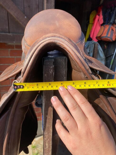 17inch brown English leather saddle, Rosie, Siodła wszechstronne, Blunsdon St Andrew, Image 2